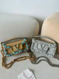 Picture of Valentino Handbags _SKUfw172315903fw